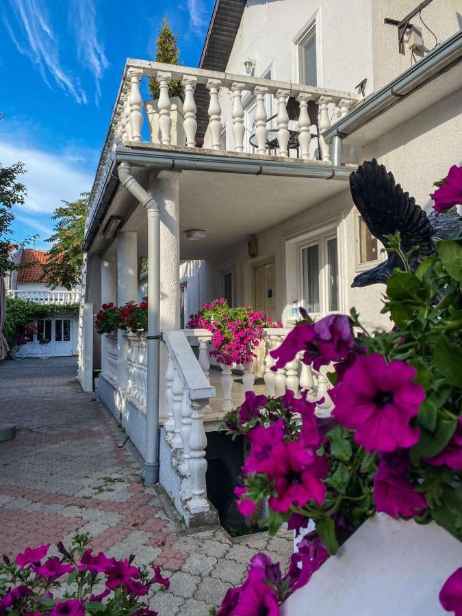 Apartments Vila White House Pancevo Exterior photo